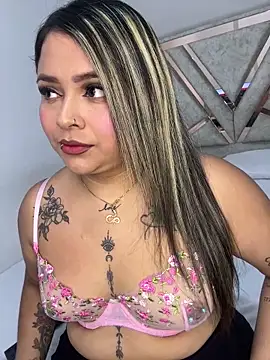 ashley-swift- online show from October 2025 06:17:01 AM
