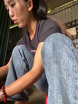 Huong-Ly online show from September 2025 06:57:02 AM