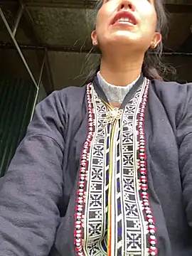 Huong-Ly online show from November 2025 08:19:02 AM