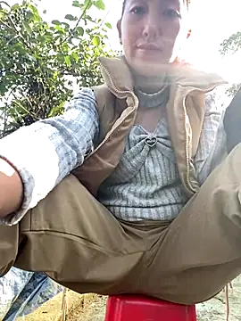 Huong-Ly online show from November 2025 07:53:02 AM