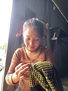 Huong-Ly online show from October 2025 07:21:01 AM