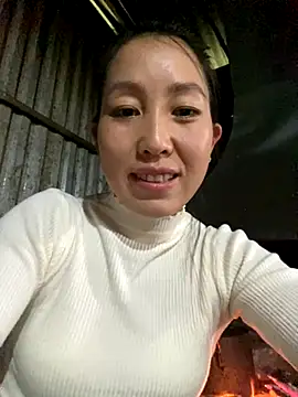 Huong-Ly online show from November 2025 01:42:01 AM