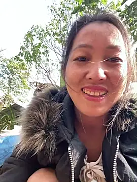 Huong-Ly online show from December 2025 02:03:02 AM