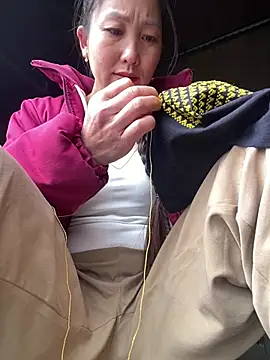 Huong-Ly online show from February 2026 02:28:01 AM