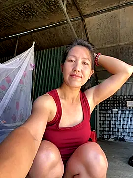 Huong-Ly online show from October 2025 01:40:01 AM