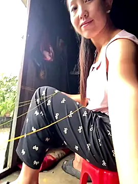 Huong-Ly online show from September 2025 01:34:01 AM