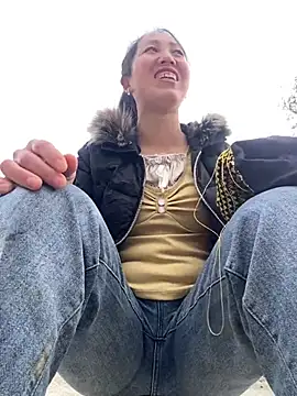 Huong-Ly online show from January 2026 02:15:02 AM