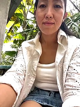 Huong-Ly online show from October 2025 03:21:02 AM