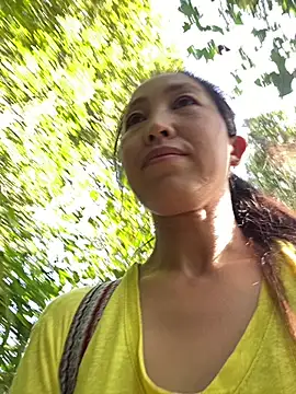 Huong-Ly online show from October 2025 01:26:02 AM