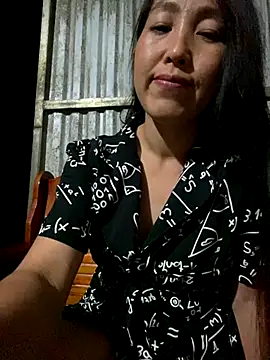 Huong-Ly online show from October 2025 01:47:01 PM