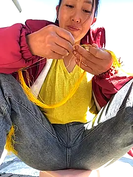 Huong-Ly online show from November 2025 08:03:02 AM