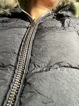 Huong-Ly online show from December 2025 02:49:01 AM