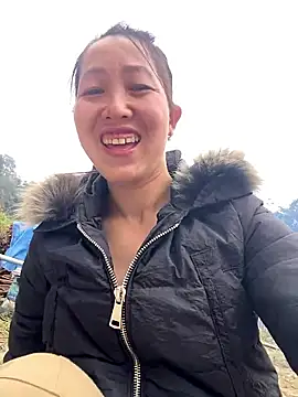 Huong-Ly online show from January 2026 03:02:02 AM