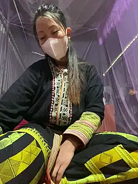 Huong-Ly online show from February 2026 07:49:02 AM