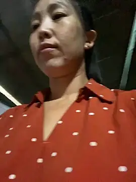 Huong-Ly online show from October 2025 03:44:01 AM