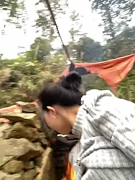 Huong-Ly online show from October 2025 06:54:01 AM