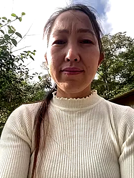 Huong-Ly online show from November 2025 01:37:02 AM