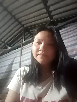 Snapshot of MuiNay chatting on October 2025 10:07:01 PM MuiNay online show from October 2025 10:07:01 PM