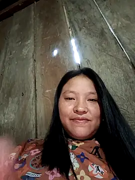 Snapshot of MuiNay chatting on October 2025 11:28:01 PM MuiNay online show from October 2025 11:28:01 PM