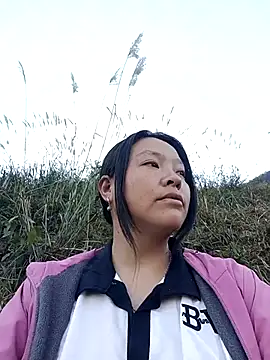 MuiNay online show from November 2025 12:44:01 AM