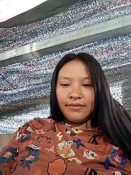Snapshot of MuiNay chatting on October 2025 02:35:01 AM MuiNay online show from October 2025 02:35:01 AM
