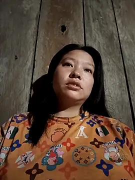 MuiNay online show from November 2025 10:36:02 PM