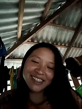 Snapshot of MuiNay chatting on October 2025 09:39:01 AM MuiNay online show from October 2025 09:39:01 AM