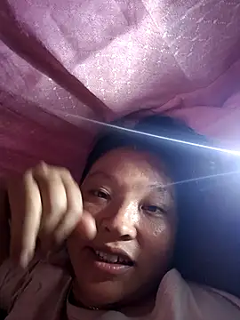 Snapshot of MuiNay chatting on October 2025 12:06:02 PM MuiNay online show from October 2025 12:06:02 PM
