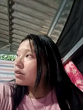 Snapshot of MuiNay chatting on September 2025 10:44:01 AM MuiNay online show from September 2025 10:44:01 AM