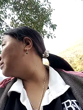 MuiNay online show from December 2025 02:01:02 AM