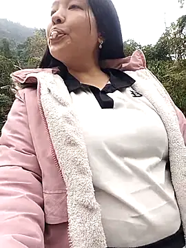 MuiNay online show from December 2025 03:00:02 AM