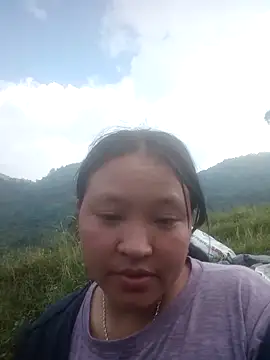 Snapshot of MuiNay chatting on September 2025 09:21:01 AM MuiNay online show from September 2025 09:21:01 AM