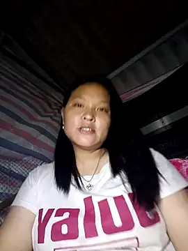 Snapshot of MuiNay chatting on October 2025 10:49:01 AM MuiNay online show from October 2025 10:49:01 AM