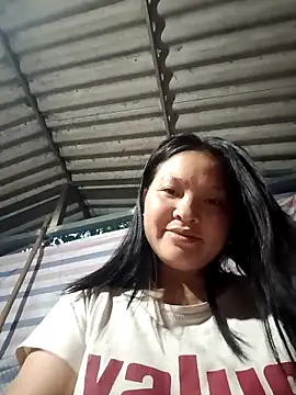 Snapshot of MuiNay chatting on October 2025 11:04:01 PM MuiNay online show from October 2025 11:04:01 PM