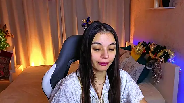 Leila Hefner online show from December 2025 02:43:01 AM