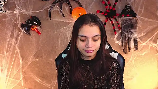 Leila Hefner online show from October 2025 02:30:02 AM