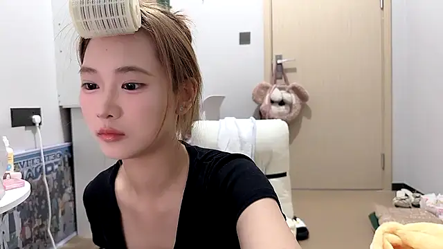 Snapshot of Ann-cookie chatting on November 2025 02:32:01 PM Ann-cookie online show from November 2025 02:32:01 PM