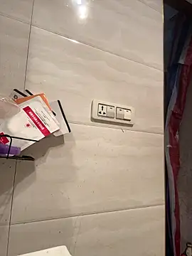 crhong666 online show from April 2026 12:28:01 AM