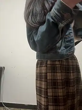 crhong666 online show from April 2026 12:39:01 AM