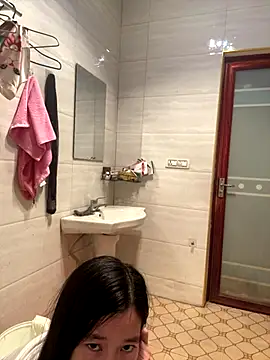 crhong666 online show from November 2025 12:15:01 AM