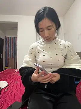 crhong666 online show from November 2025 12:10:02 AM