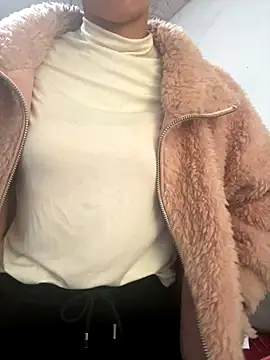 crhong666 online show from December 2025 12:22:02 AM