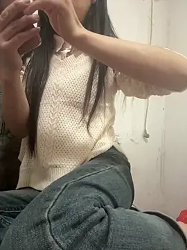 crhong666 online show from April 2026 12:37:01 AM