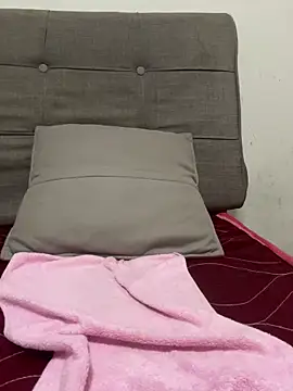 crhong666 online show from February 2026 12:43:02 AM