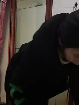 crhong666 online show from December 2025 12:37:02 AM