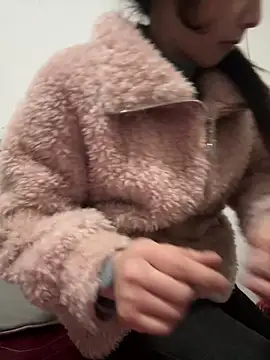 crhong666 online show from March 2026 01:02:01 AM