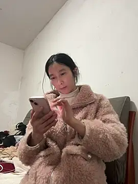 crhong666 online show from February 2026 12:53:01 AM