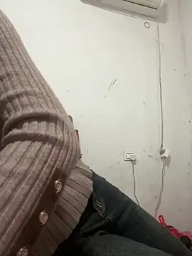 crhong666 online show from March 2026 12:35:02 AM