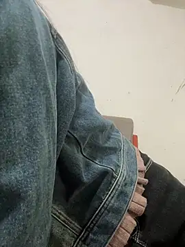 crhong666 online show from March 2026 12:55:02 AM