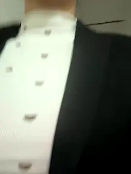 crhong666 online show from November 2025 12:25:01 AM